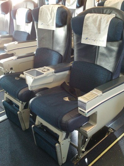 aerosvit business class cabin seat b767 300