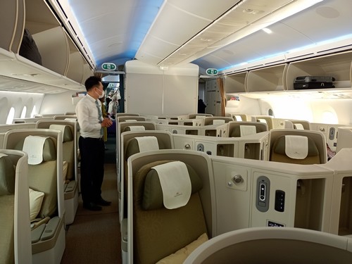 vietnam_airlines_boeing_787_dreamliner_business_class_cabin_view